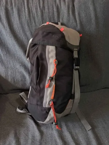 mochila trilha quechua forclaz 20L trekking montanha viagem bike deuter columbia north fac