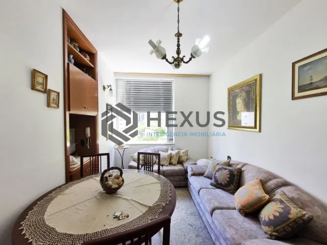 Apartamento na quadra mar da Praia das Pitangueiras, Guaruja