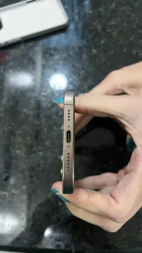 iPhone 16 Pro Max 256GB Titânio Deserto - Bateria 88% - Com caixa
