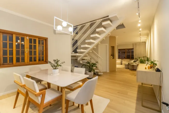 Sobrado para venda em Santa Teresinha com 3 quartos, sendo 3 suítes, 185m²
