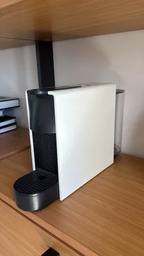 MÁQUINA CAFÉ NESPRESSO ESSENZA MINI