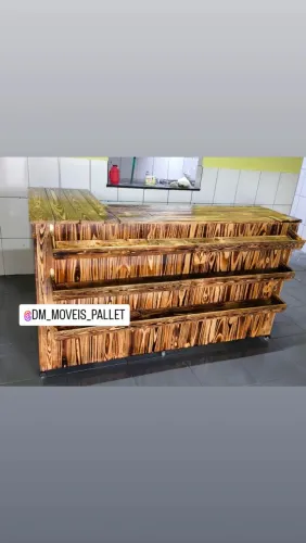 Balcão caixa com expositores pallet rústico 