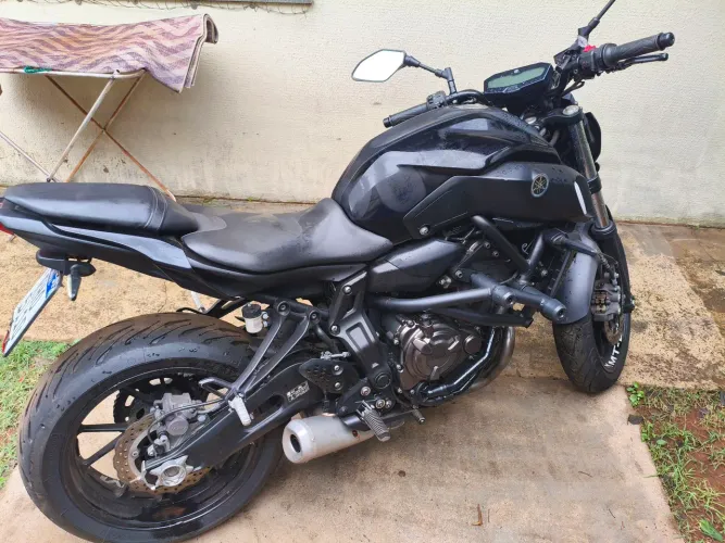 MT 07, 2022, km 18.300, pneu traseiro novo michelin
