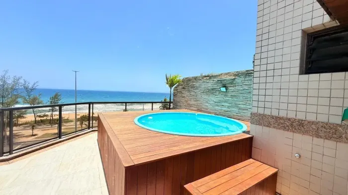 Cobertura dúplex frente mar no coração do Lúcio Costa