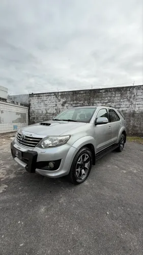 Toyota Hilux SW4 SRV D4-d 4X4 3.0 TDI Dies. AUT 2015