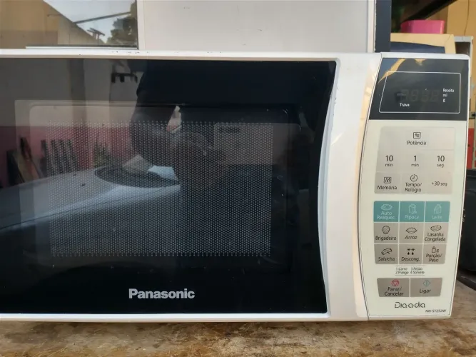 Microondas funcionando perfeitamente 180,00