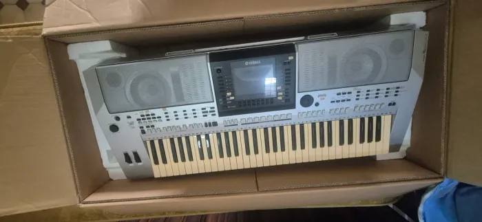 Teclado Musical Yamaha PSR-s900