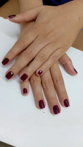Manicure/Aux. Cabeleireiro Urgente