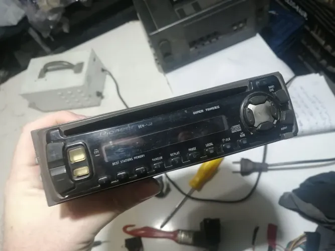 Rádio pioneer deh 1150, não liga!