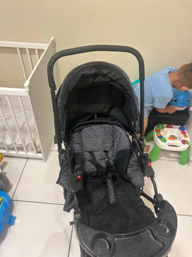 Carrinho de bebê cosco 