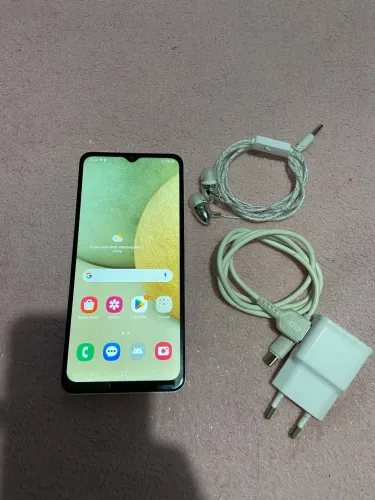 Vendo celular Samsung A12 de 64 gb de memória com entrada pra cartão de memória