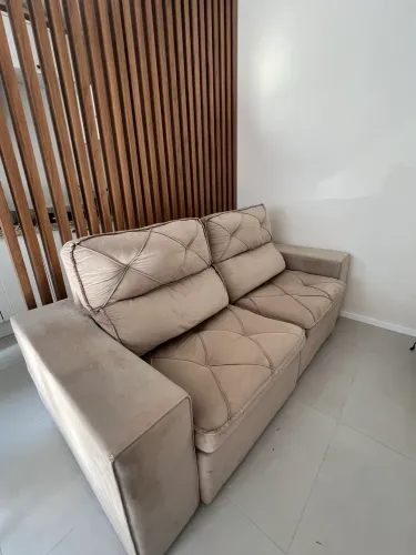 Sofá retrátil e reclinável