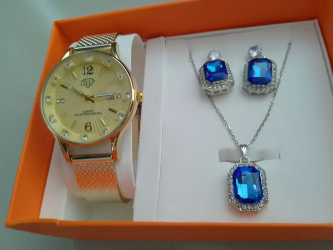 Relógio feminino acompanha brinco e corrente! PRESENTEIE SUA PRINCESA E/OU SUA RAINHA