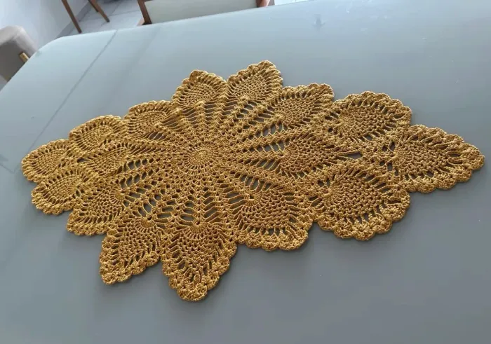 Trilho de mesa em crochê