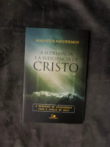 Livro "A supremacia e a eficiência de cristo"