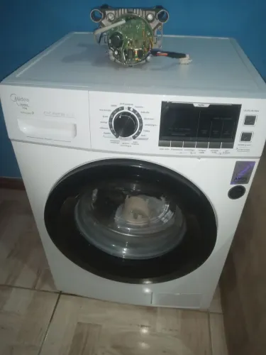 MÁQUINA  LAVA E SECA MIDEA 1Q KG 220 VOLTS