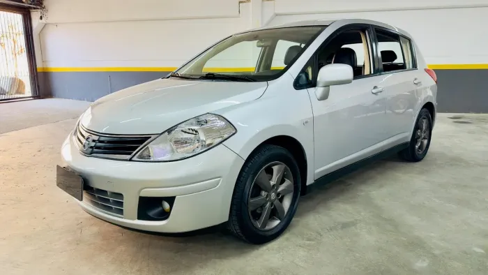 Nissan Tiida SL 1.8/1.8 Flex 16V Mec. 2011