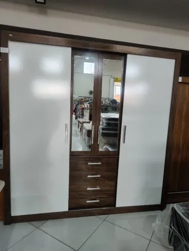 Guarda Roupa