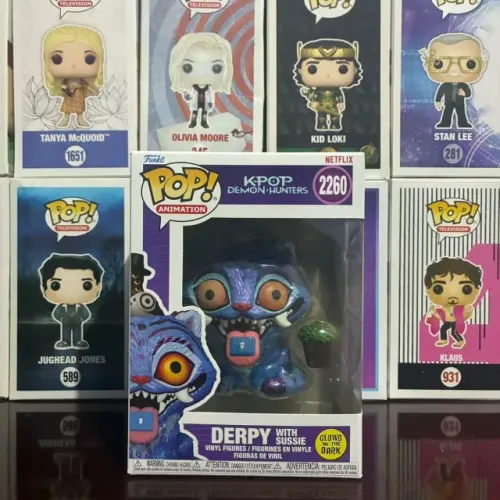 Funko Pop! Derpy with Sussie *Brilha no Escuro* #2260 (Guerreiras do K-Pop)