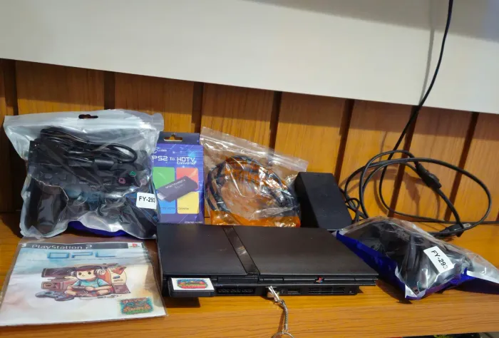 Playstation 2 slim 75001 cheio de jogos, 60 via USB, completo com conversor HDMI e cabos.