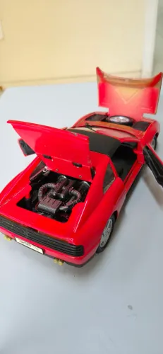 Raridade! Ferrari 348 TS, escala 1/18 marca Maisto