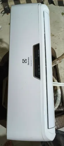 Ar-Condicionado Electrolux 9.000 BTUs - Higienizado