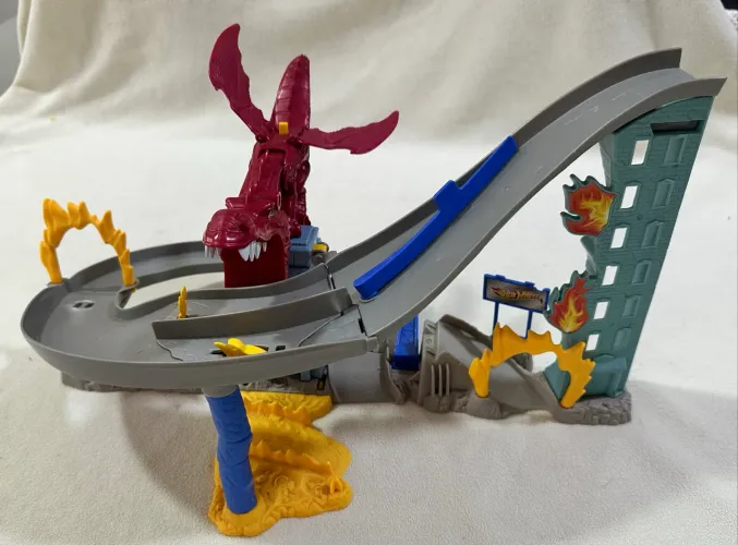 Pista Hot Wheels Dragao