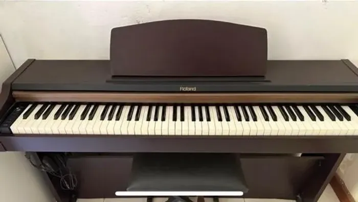 Piano digital Roland HP 101