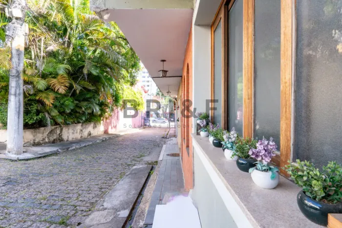 Casa de Vila à venda, 120m², 3 quartos sendo 1 suíte, 2 vagas. Campo Belo.