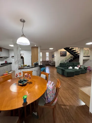 Vendo excelente casa em Goiânia - Parque Atheneu porteira fechada 