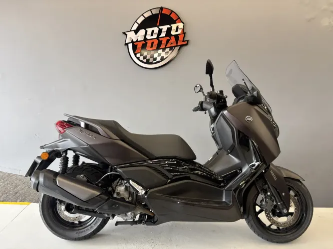 Yamaha Xmax 300 connected abs 2026