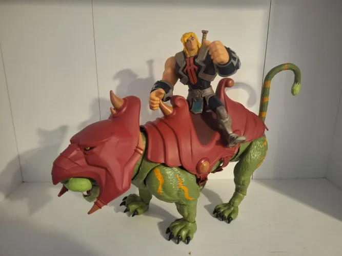 He Man e Gato Guerreiro do Universo He Man MATTEL