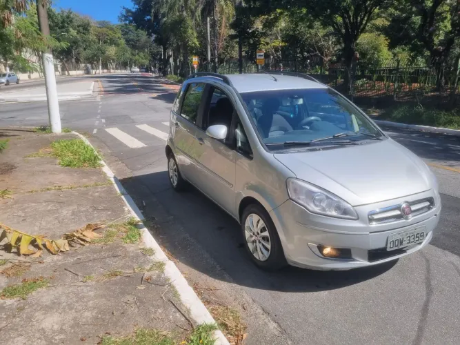 Fiat Idea Attractive 1.4 Fire Flex 8V 5P 2014