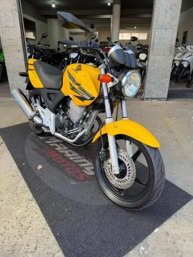 HONDA CBX250 TWISTER . IMPECAVEL.