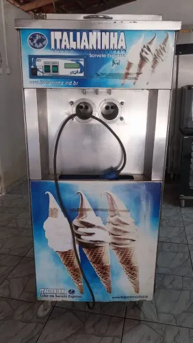 Máquina de sorvete italianinha