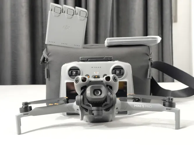 Dji mini 5 pro combo fly more plus com tela semi novo com ótimo preço !