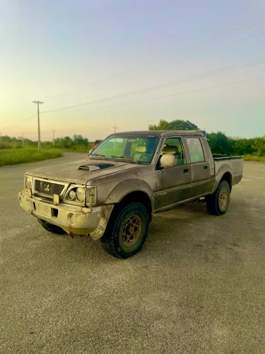 Mitsubishi L200 GLS 2.5 4X4 CD Diesel 2003