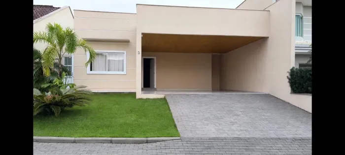 Vendo casa condomínio em Joinville