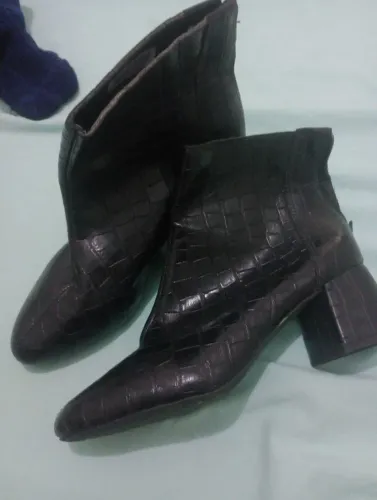 Vende bota cano baixo de salto 