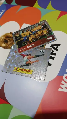 Figurinha 00 + Brasil 1962 FIFA Museum - Panini Copa 2026