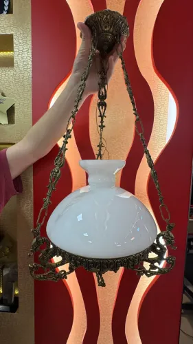 Pendente em bronze com cúpula de vidro novinho!
