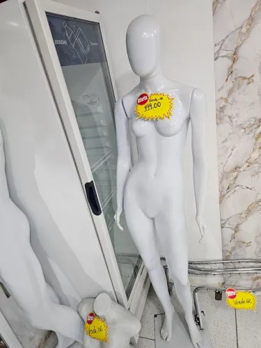 Manequim feminino
