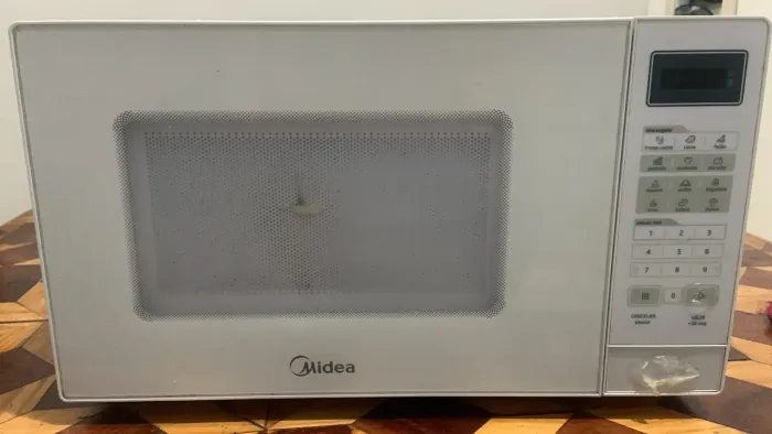 Microondas Midea 22L
