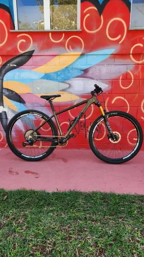 Bike RAVA Cave MTB aro 29 Boost 12v shimano