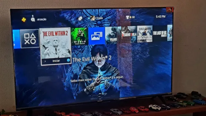Semp TV 43"LED FHD SEMP R6610 com sistema operacional Ruku, Wi-Fi , Compatível com Google.