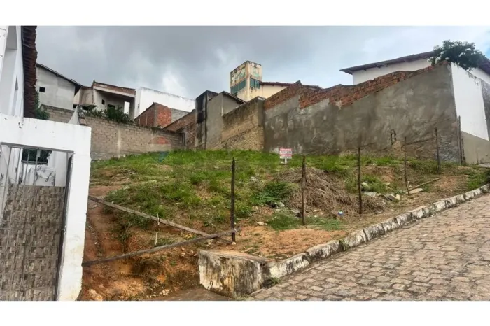 Terreno Exclusivo em Jequié: Construa Seu Sonho!