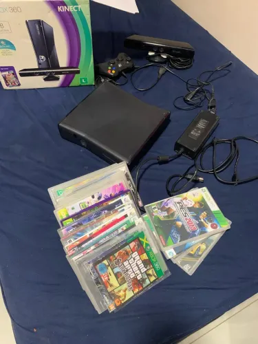 Xbox 360 Slim com Kinect, Controle, Caixa Original e Vários Jogos