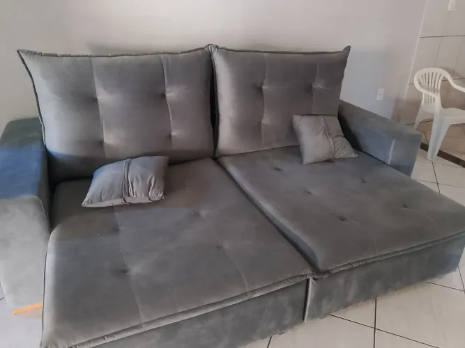 Vendo sofá reclinável e retrátil 4 lugares todo novo