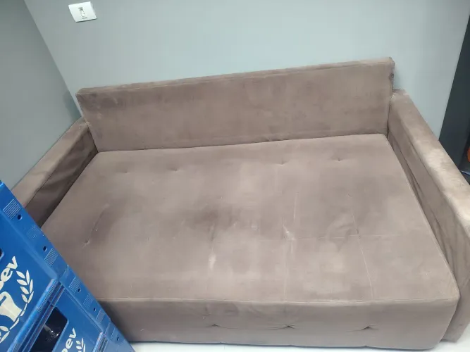 Sofá retrátil. Abre vira cama