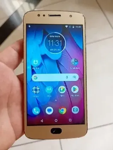 Celular moto G5s 32 gigas funcionando perfeitamente bateria e entrada carregador bom